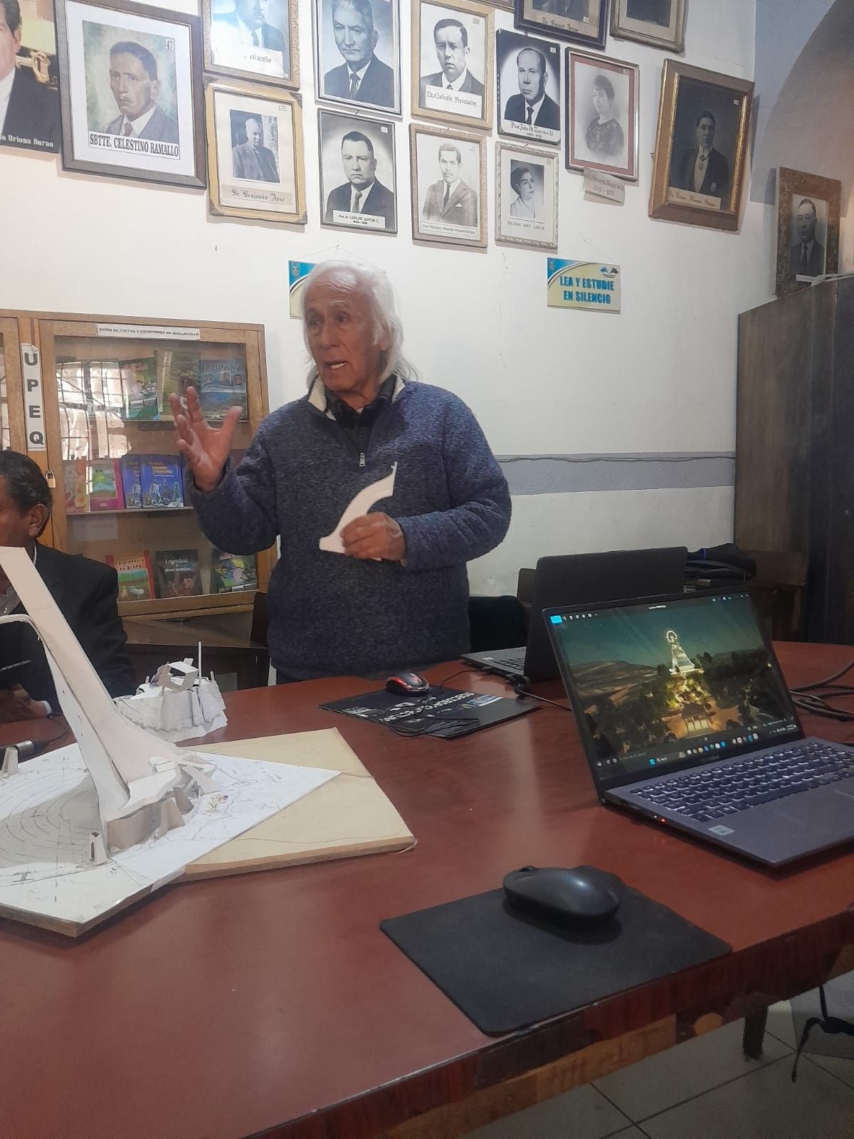 MARIO MOSCOSO EXPLICA EL PROYECTO